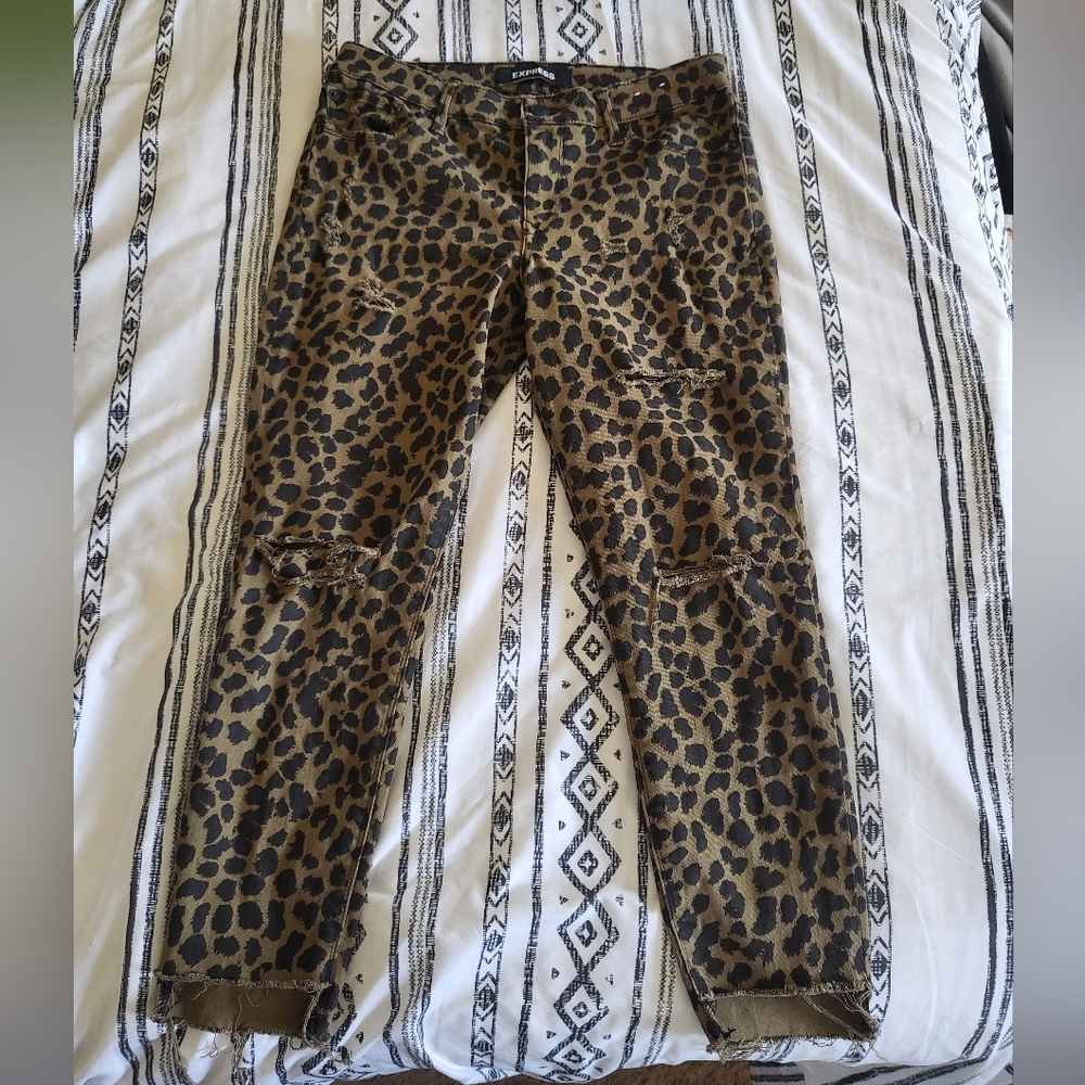 Leopard ankle leggings size 8